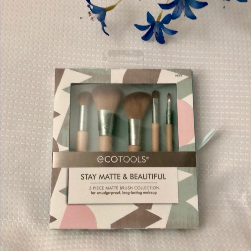 💕Ecotools 5 pieces Matte Brush Collection Set